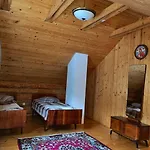 Farm stay шовкова косиця